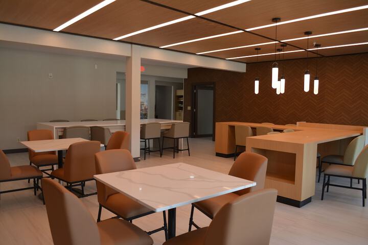 Breakfast/Coffee Service 72 of 77