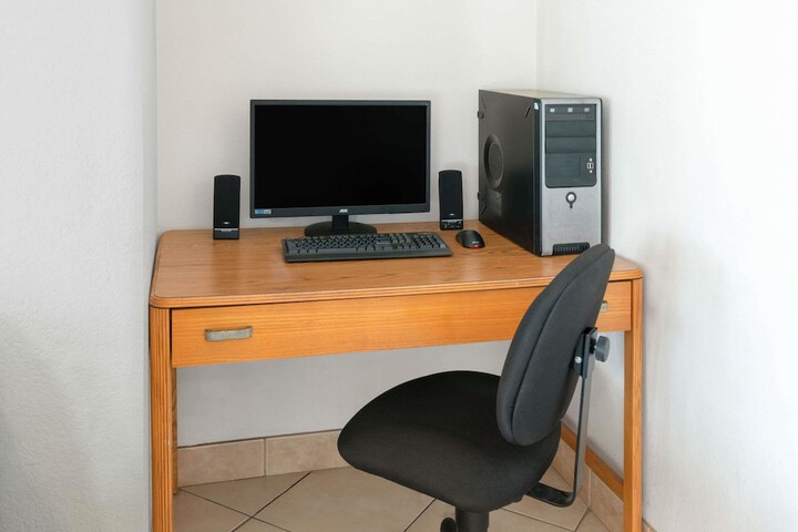Business Center 15 of 15