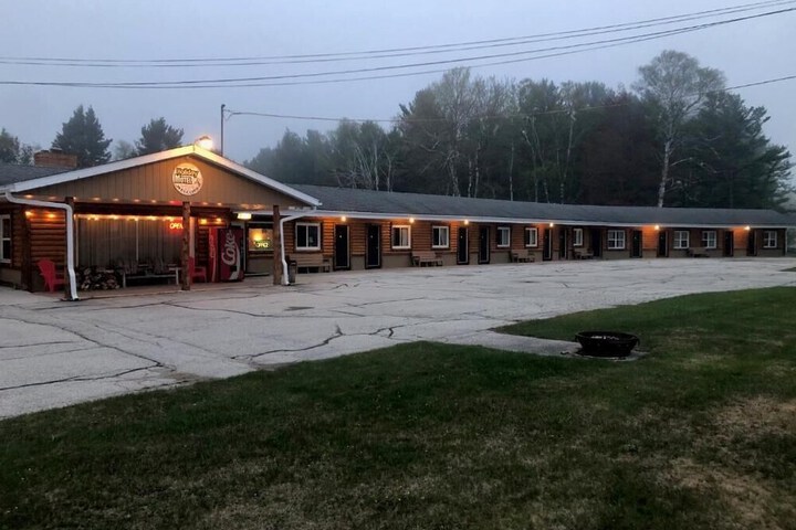 Holiday Motel