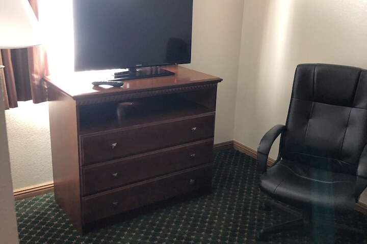 Room 34 of 47
