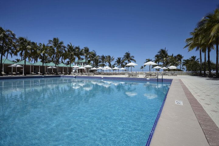 Sea View Hotel Bal Harbour, on the Ocean