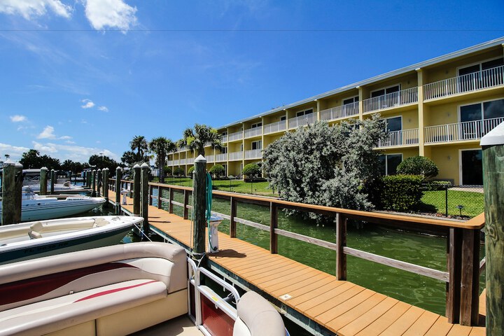 Treasure Island Hotel and Marina