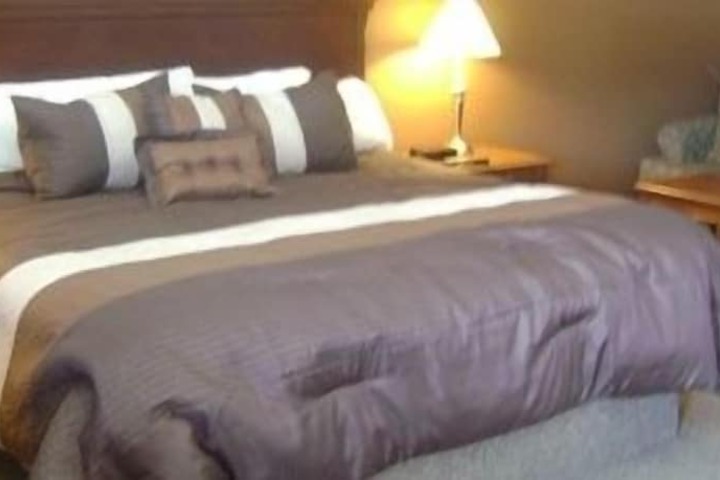 Talbot Trail Inn & Suites