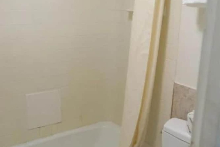 Room 10 of 15