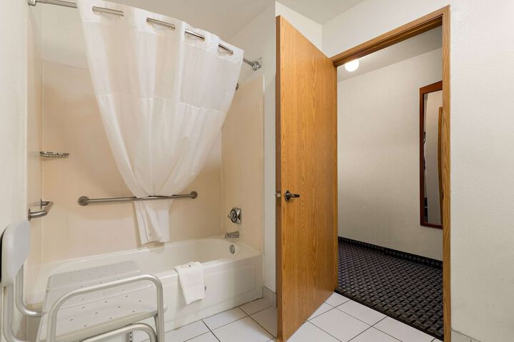 Room 21 of 47