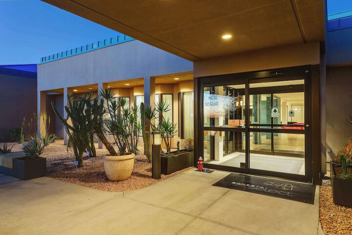 Hotel 5 of 84