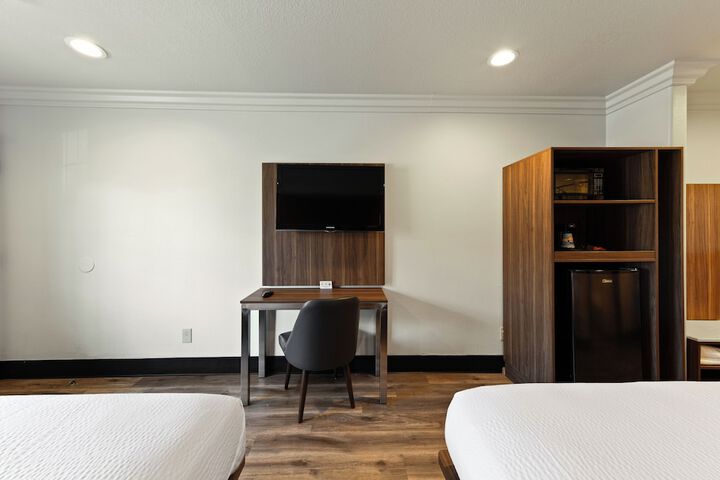 Room 30 of 43