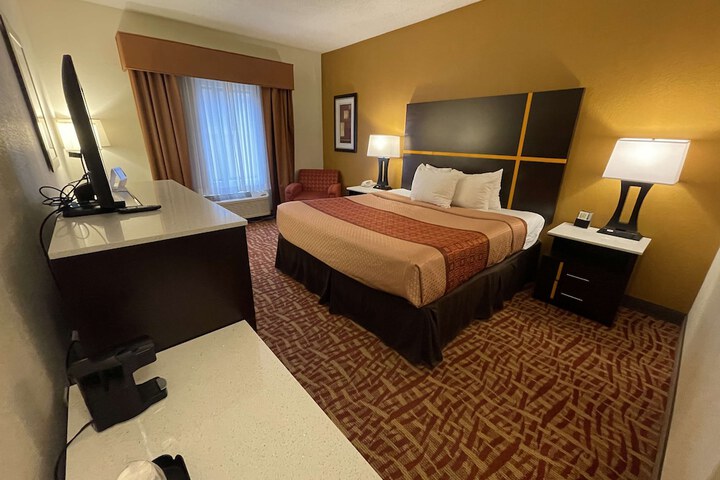 Room 5 of 16
