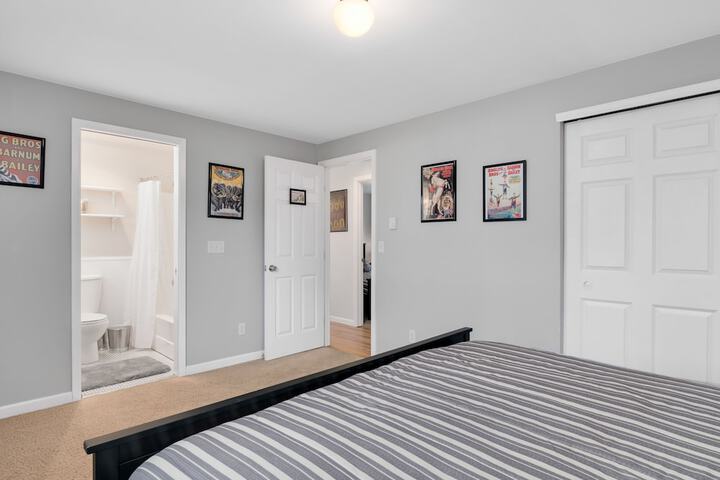 Room 17 of 27
