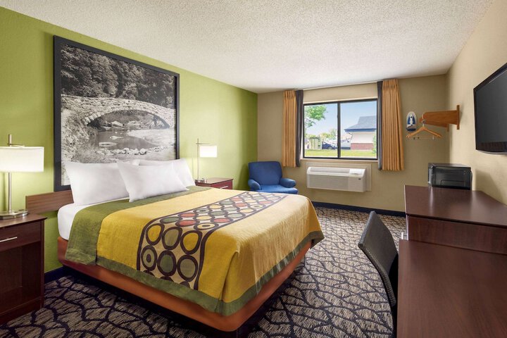 Super 8 by Wyndham Ankeny / Des Moines Area