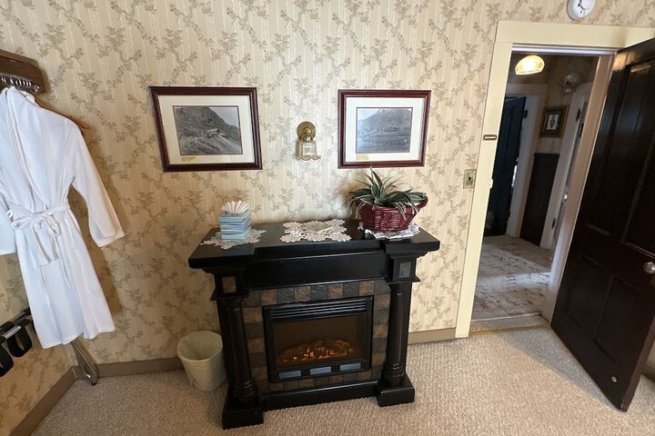Room 18 of 74
