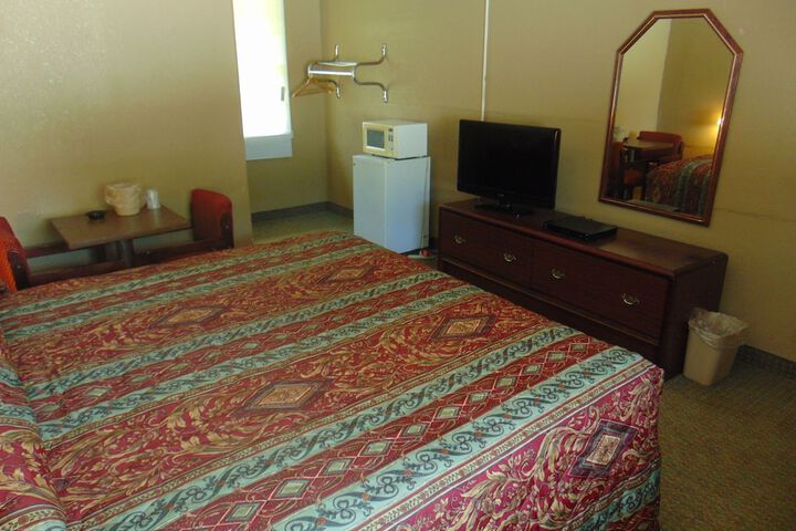 Room 32 of 40