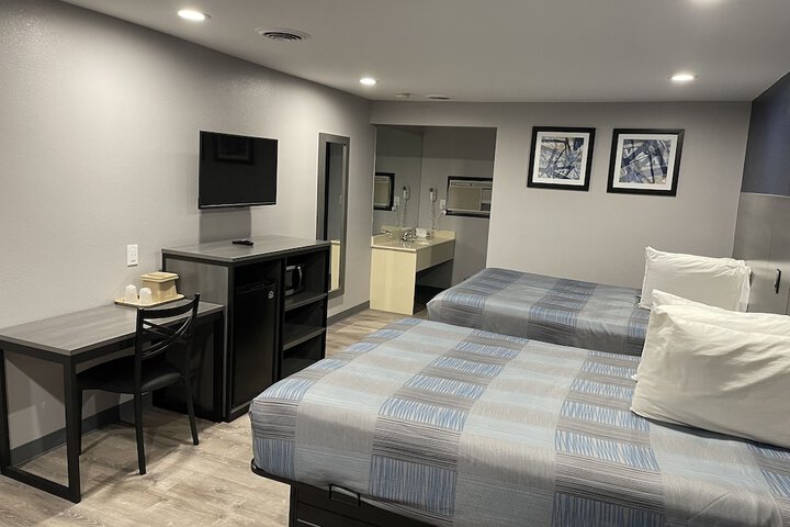 Room 26 of 40