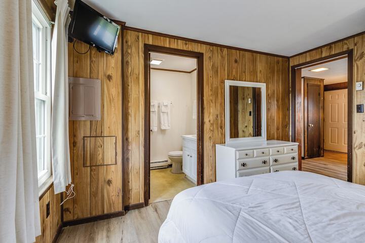 Room 21 of 33