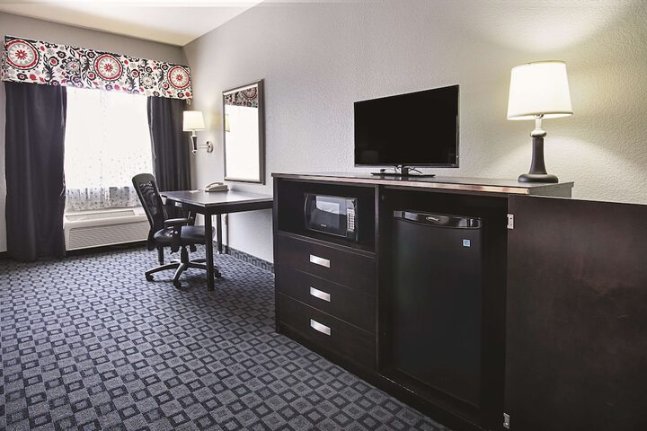 La Quinta Inn & Suites by Wyndham Dallas - Hutchins