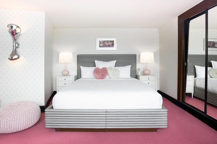 Room 73 of 109