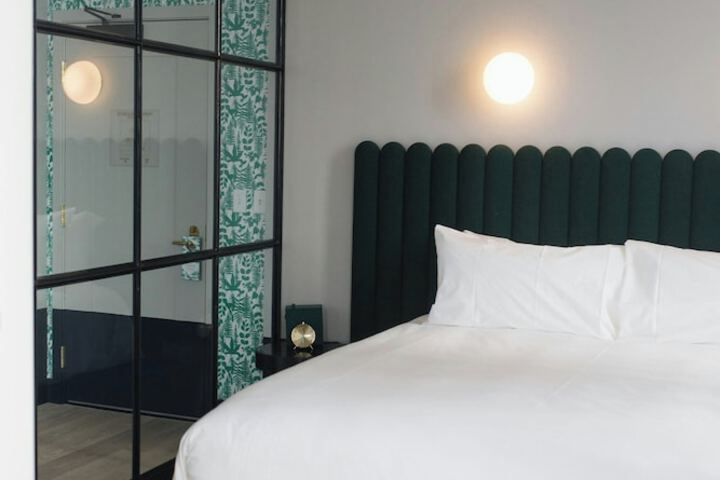 Room 55 of 109