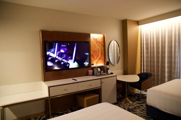 Room 12 of 37