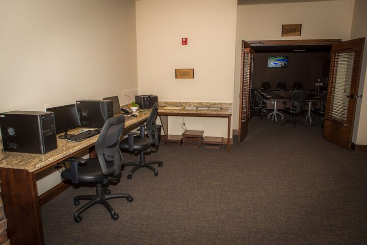 Business Center 46 of 53