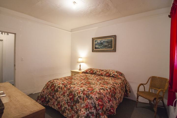 Room 52 of 97
