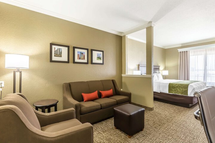 Room 15 of 32