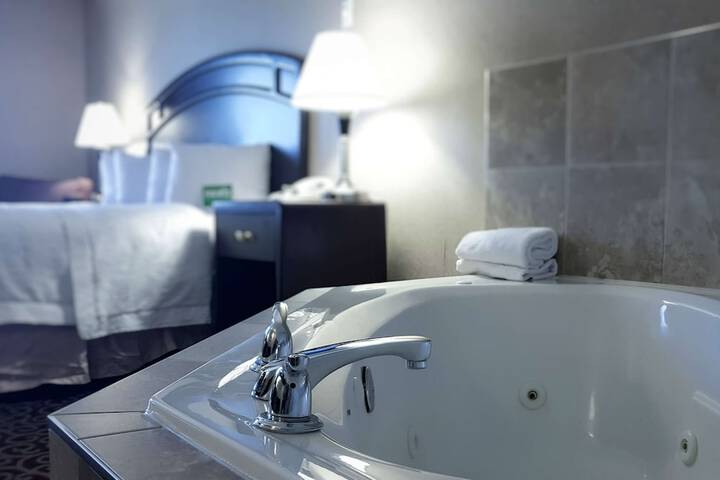 Hampton Inn & Suites by Hilton Edmonton Intl Airport