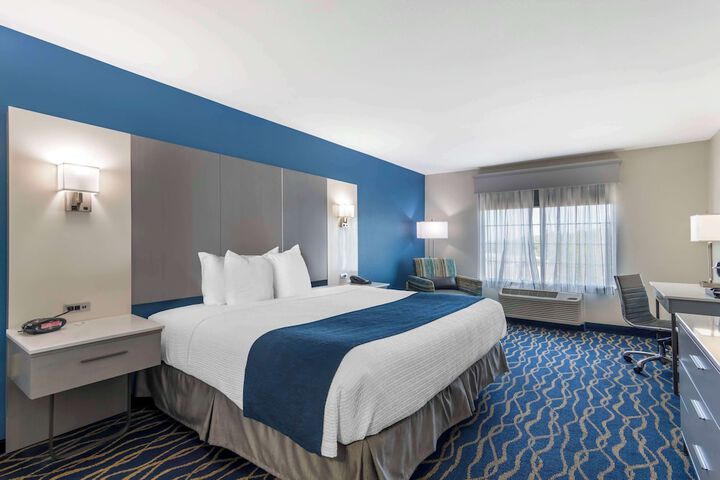 Room 32 of 42