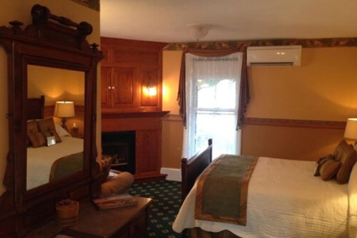 Room 106 of 128