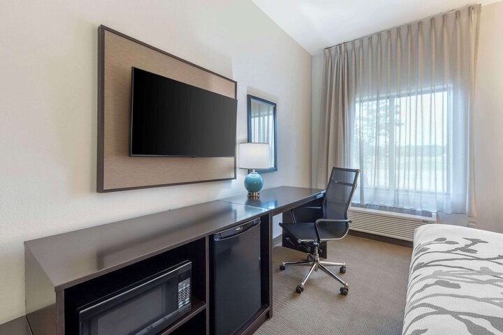 Room 13 of 42