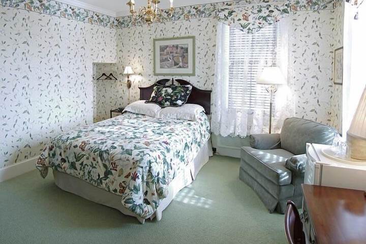 Room 35 of 65