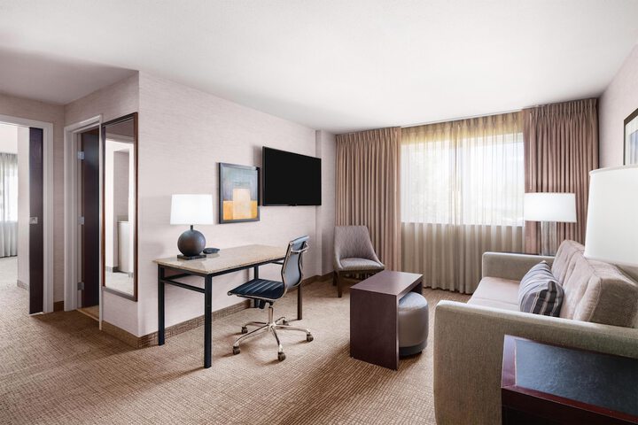 Eastgate Hotel BW Signature Collection