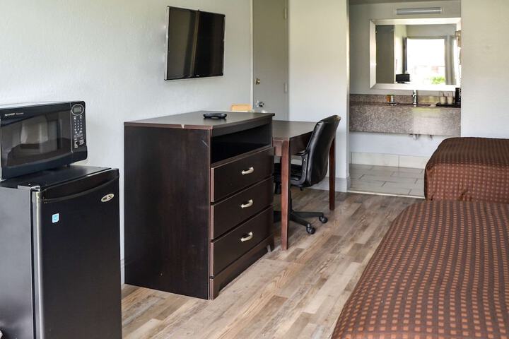 Room 33 of 67