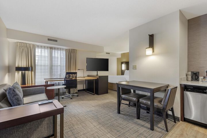 Sonesta ES Suites Fairfax Fair Lakes