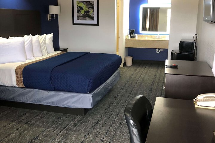Room 22 of 35