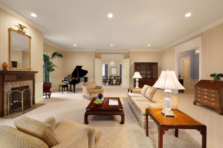Room 51 of 122