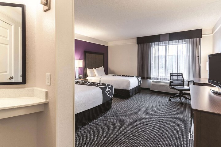 Room 25 of 44