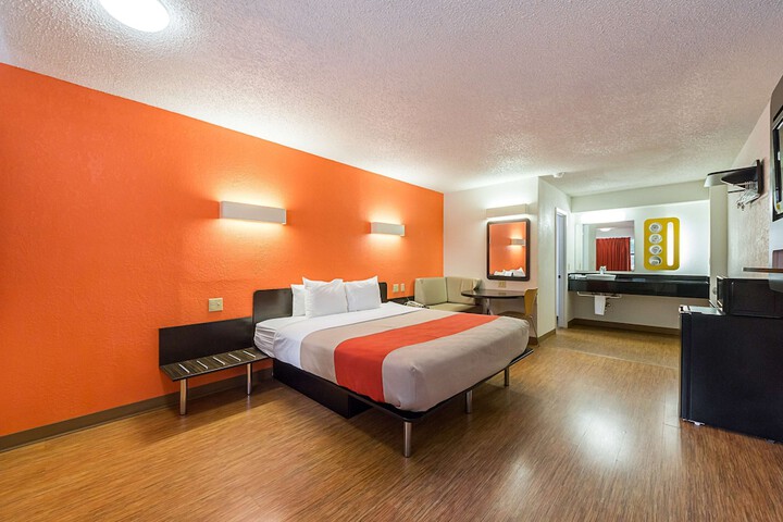 Room 41 of 46
