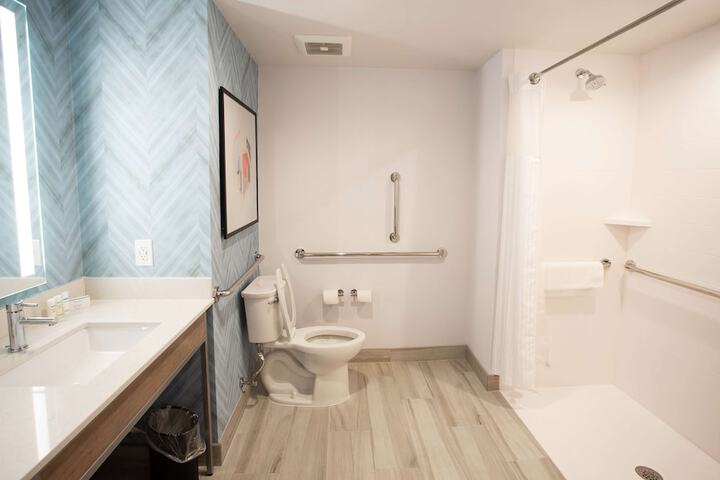 Room 10 of 31