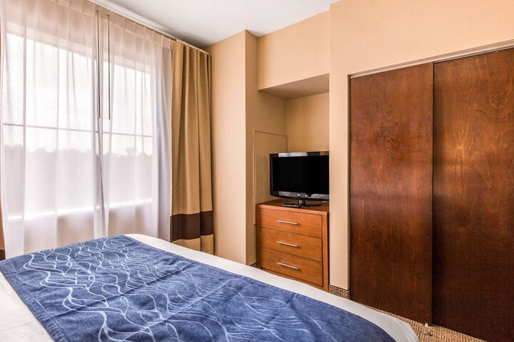Room 10 of 30