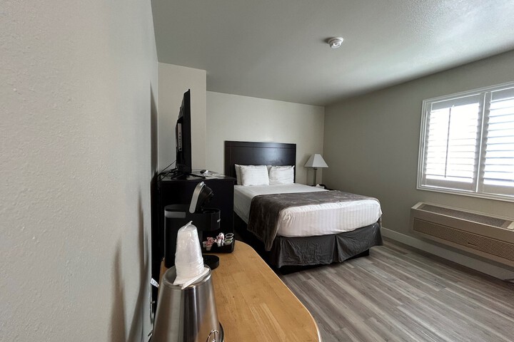HWY 50 Inn