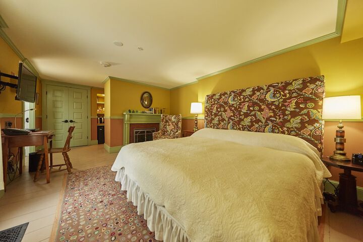 Room 26 of 126