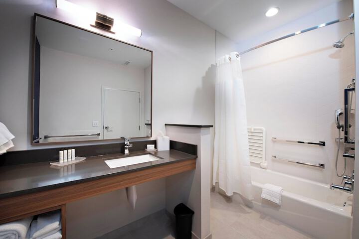 Room 19 of 27