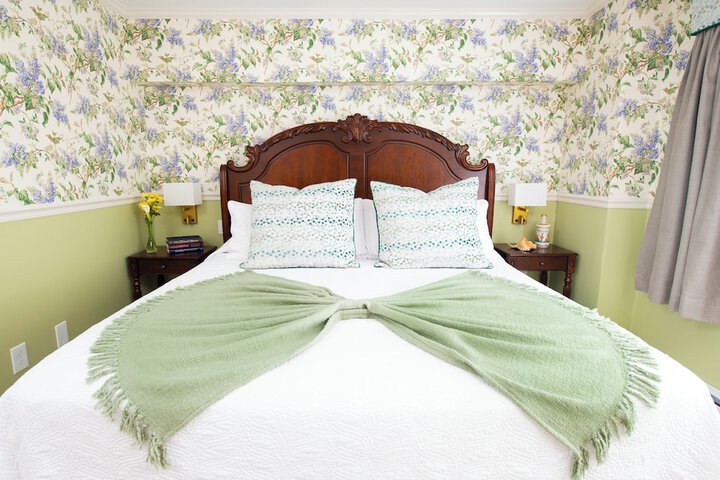 Room 37 of 156