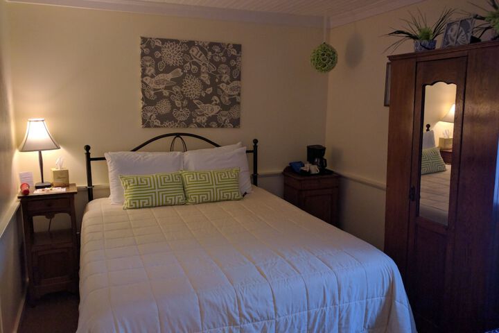 Alexanders Lodge