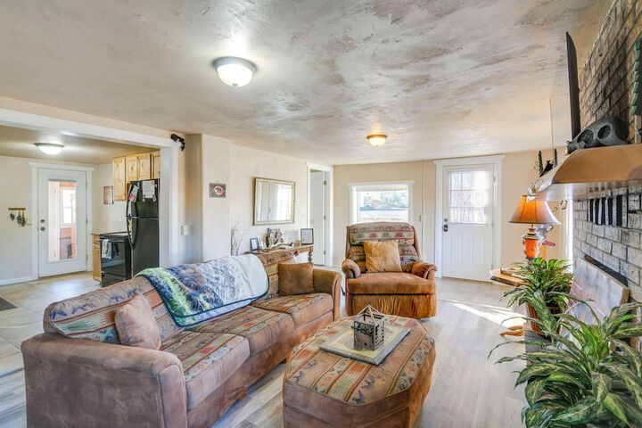 Downtown Del Norte Home Near Hiking & Fishing!