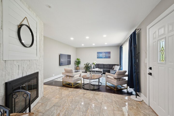 Charming Contemporary Family Home 3 Bedroom Home by RedAwning