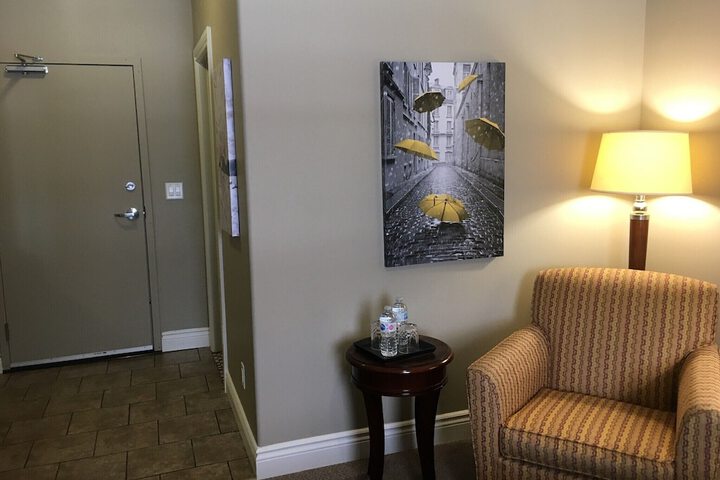Room 9 of 12