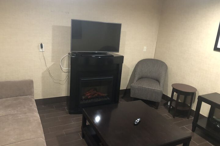 Room 46 of 80