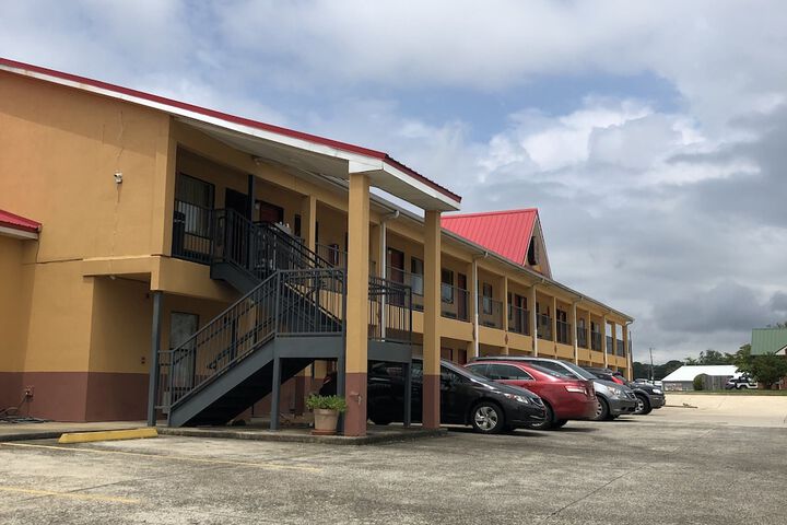 Clairmont Inn