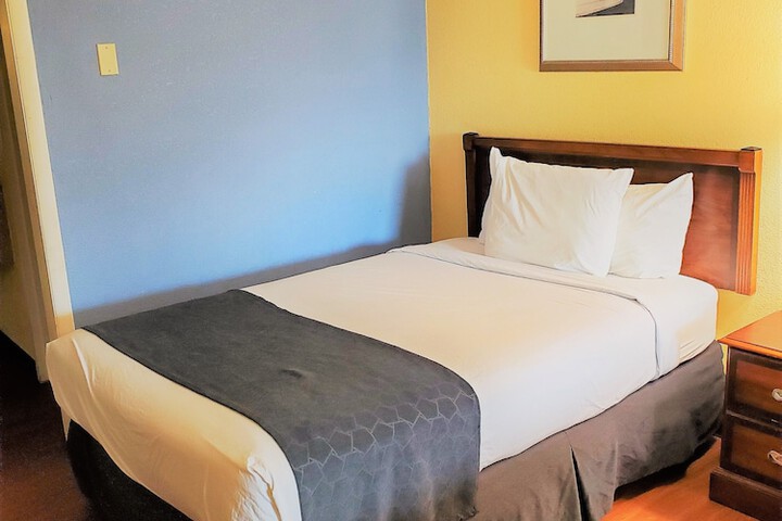 Room 15 of 22